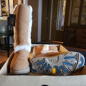 UGG Womens Chesnut Sundance Waterproof Boots